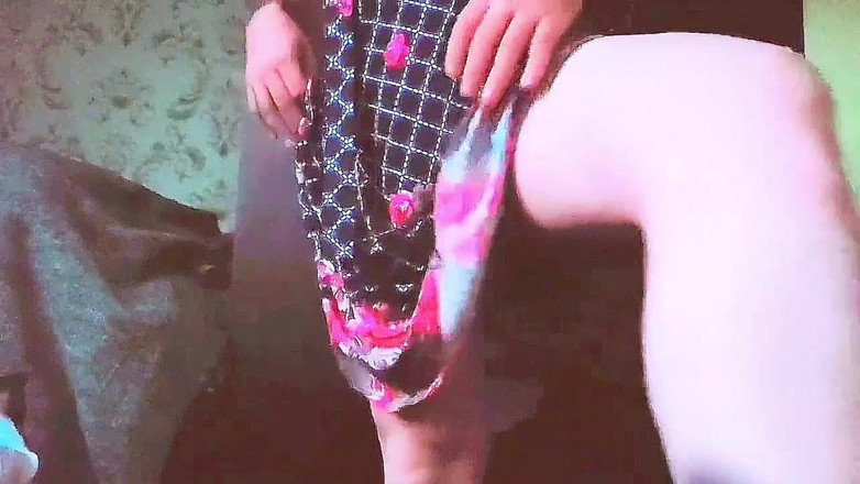 Kitty_Cross: Femboy s lahodnými křivkami vás svádí celou noc