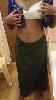 Desi Hotwife Drapes Sexy Saree po ex-milenci hrát Paroháč manžílek sleduje! Hotwifeplayx