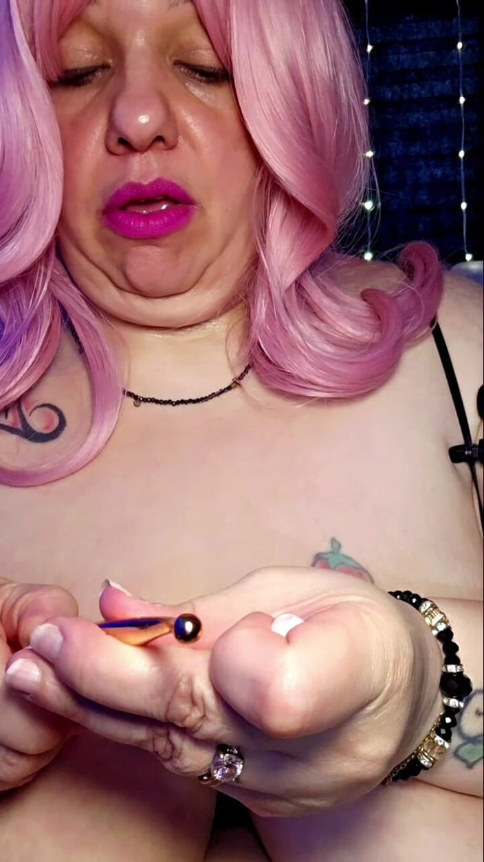 LustyPeachesofSin: Boob Show: Pierwszy raz z zaciskami do sutków i wibratorami