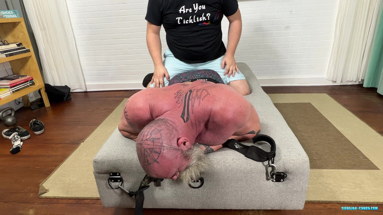 Ticklish Chubs: Облизати Рік лоскотав