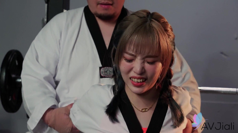 AV Jiali: Teruk Mengongkek Tuan Karatenya Di Dojo