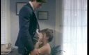 Classic Porn DVDs: Deux MILF charmantes se font baiser dans un trio