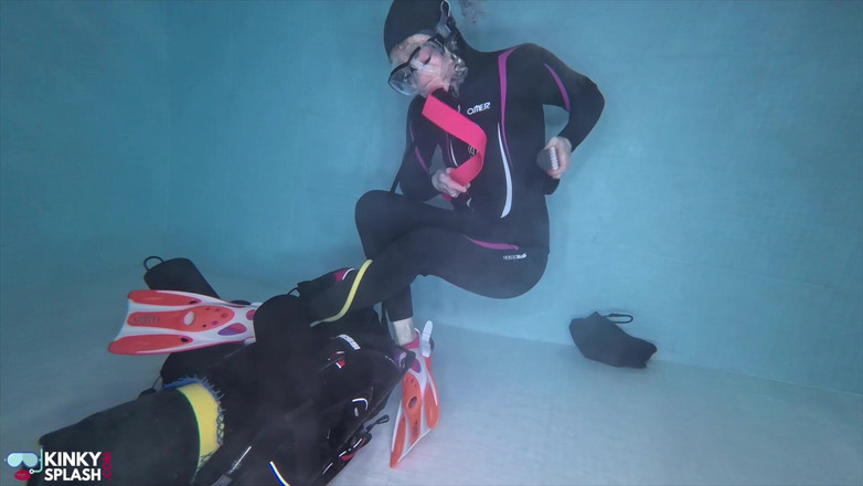 UKCuteGirl Lucy Lauren: Compilation di scuba sott'acqua - oltre 1 ora!