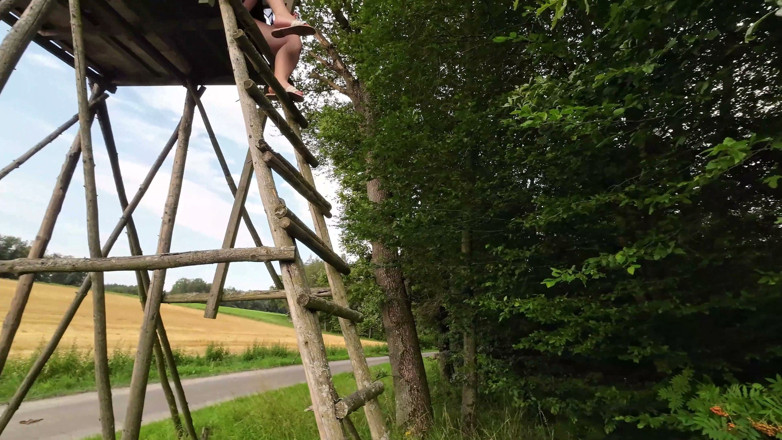 LadyLenaXXX: Xxl Pissing From Above in the Forest