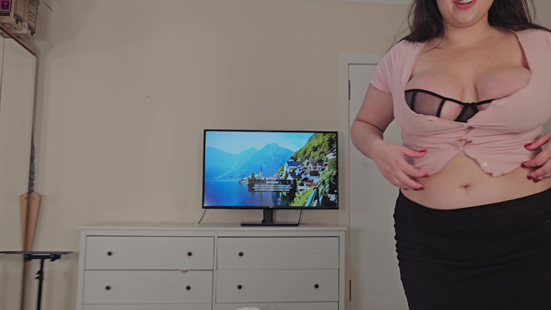 LuciaLatinaGomez: Cheating Latina Girlfriend Comes Home with a Facial and Cum...