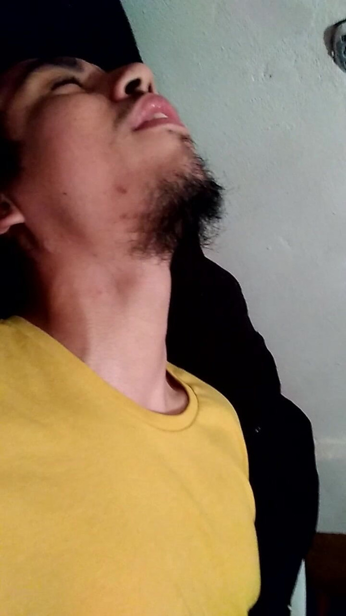 AlexAlejandro13: Одягніть жовту сорочку, щоб виглядати так само