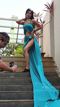 Malikka, sexe hardcore avec son photographe