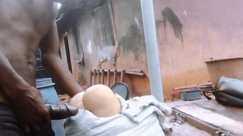 Bangcum8: Seks wojenny bez prawdziwego odbytu i cipki