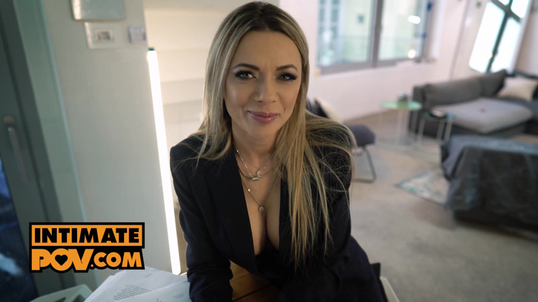 IntimatePOV: POV - Shalina Devine potřebuje mého ptáka, aby začala den