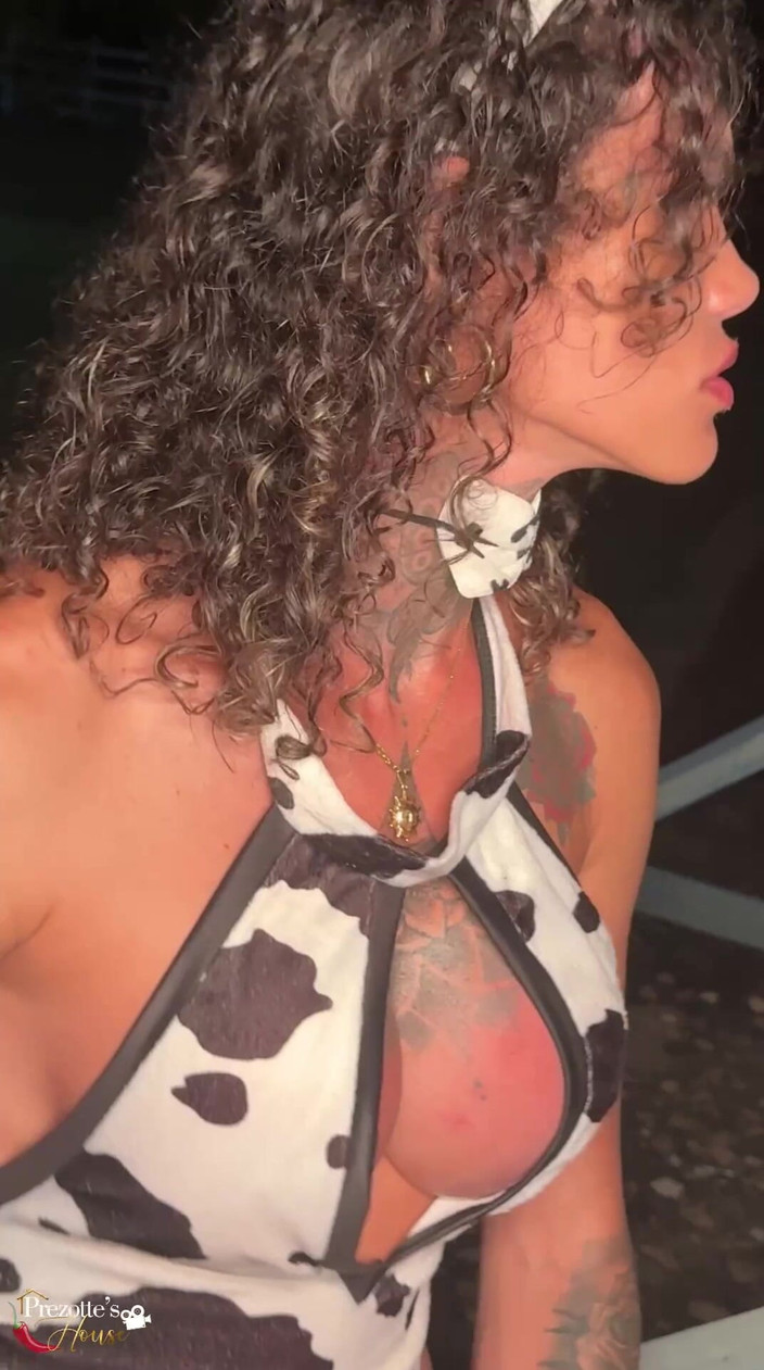 Prezottes_House: Sabrina prezotte, davvero monella e calda, si gode un sacco...