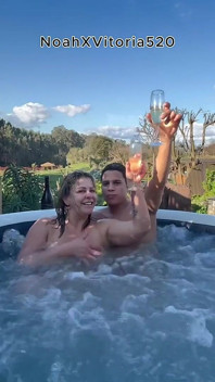 hot tab men hot sunahre baalon vaali chodne laayak mammi ke saath aautdor seks - jacuzzi