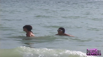 Dream Girls: Nu era o plajă de nudiști, dar a fost astăzi