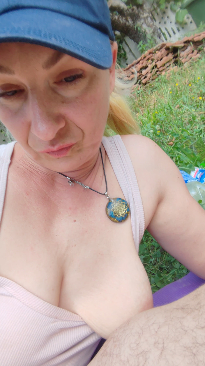 JelaiBora: Ich Habe Ihm Einen Blowjob Gegeben, an Den Er Sich...