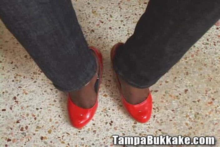 Tampa Bukkake: Netter Arsch, Ebenholz, Große Nips, Doppelter Weißer Schwanz, Fick, Sperma-esser!