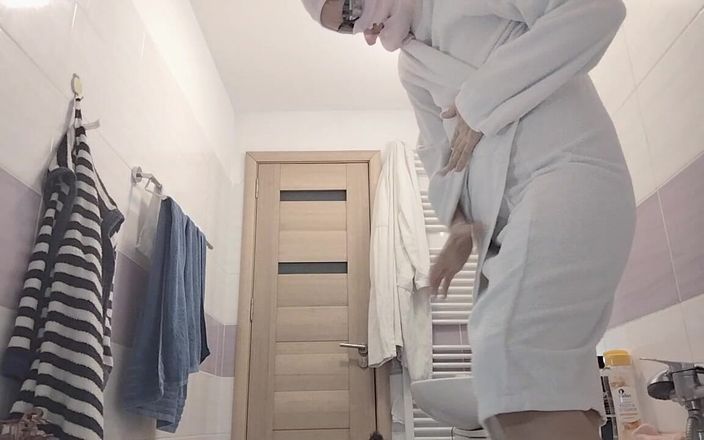 Mirsur: Máy bay bà già cạo lông lồn. Mông to tóc...