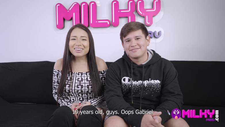 Milky Peru: 3 fans baisent leur actrice à gros cul préférée