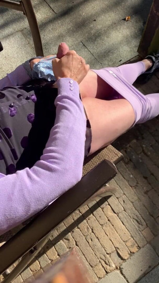 Louise: Purple leggings cum
