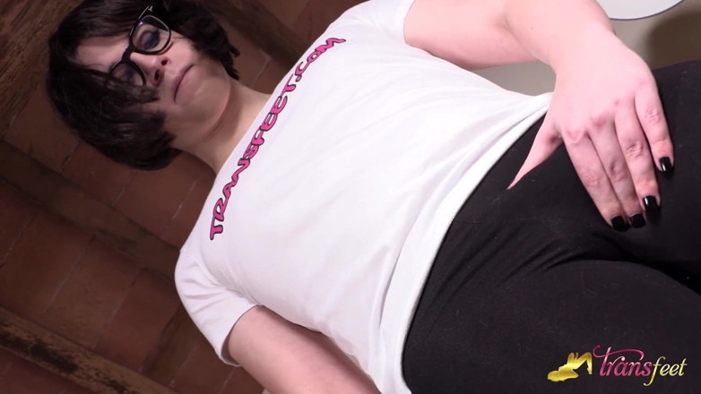 Trans and Cross-Dressers Feet: Tranny masturbates and then pisses in a glass