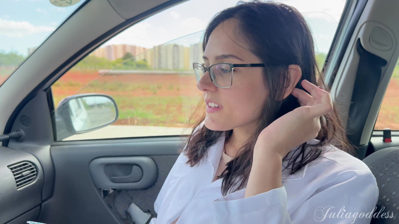 Shamelesscouple: Fui pego dando terapia no carro dele. em público