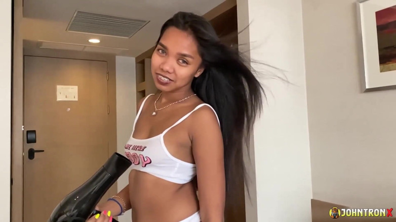 John Tron X: Johntronx - Picture-perfect Thai Amateur Babe Gets Banged in the Pool