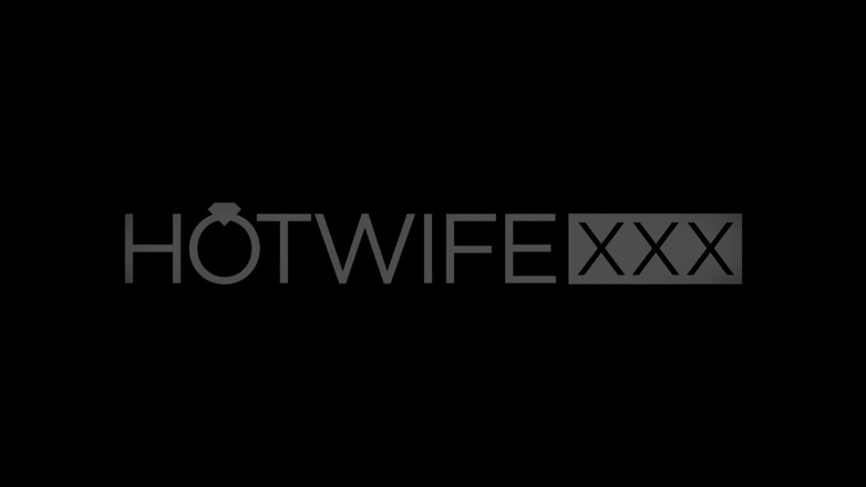 HotwifeXXX: Harley king lagi asik dientot habis-habisan sama besar di rumah