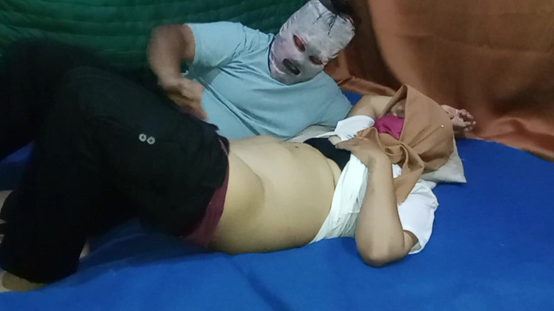 Babang endut: Indonesia âm hộ của mẹ kế của tôi yêu cầu liếm...