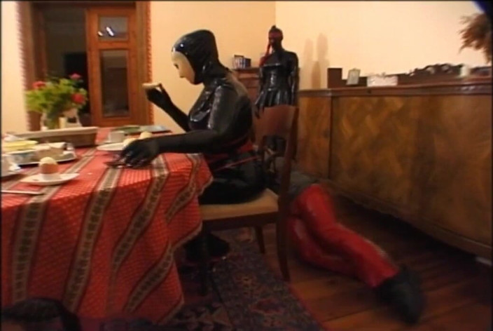 Absolute BDSM films - The original: Sottomissione e feticismo del piede Pt. 2