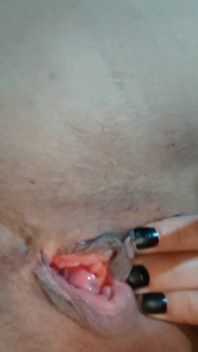 Lusi tatminsiz evli kadın kocasını aldatmayı düşünüyor