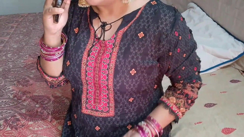 QueenbeautyQB: Üvey anne yanlışlıkla üvey oğluna çıplak fotoğraflar gönderiyor