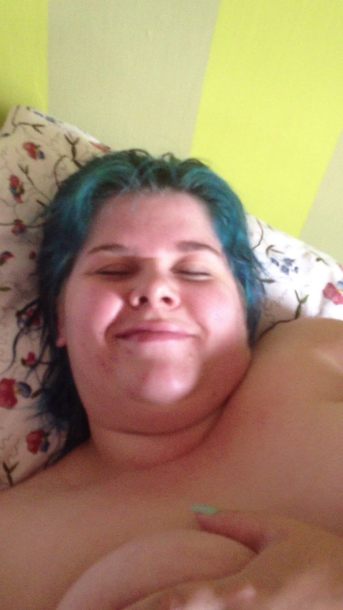 barefootongrass: Mamada de pelo azul