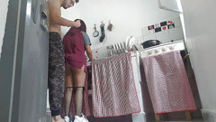 Pikaa6: Sexy latina teen připravuje jídlo v kuchyni a rozptyluji ji...