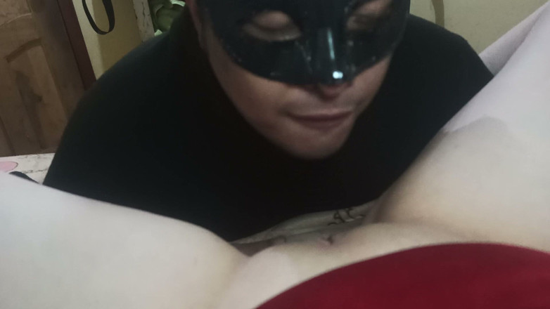 HornyCouple69x: Mi Apre Le Gambe E Mi Lecca Finché Non Raggiungo...