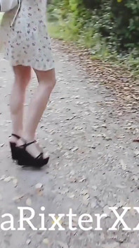My flashing in the park no panties ElsaRixterXXX
