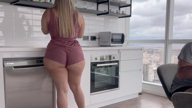 Suny Lune: Maid MILF Sending Nudes Got Too Horny