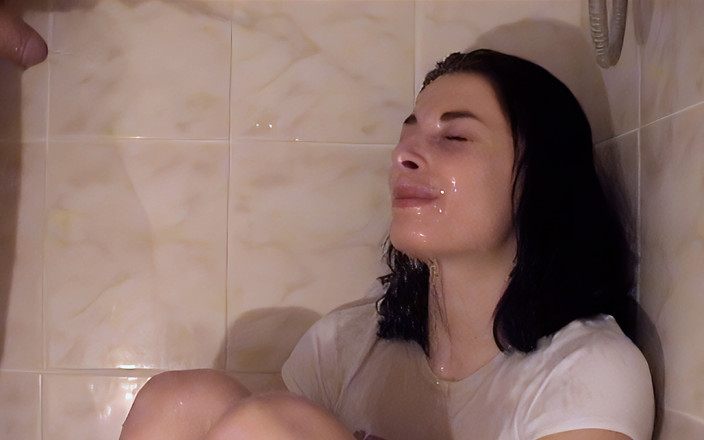 AproductionA: Seu primeiro rosto mijando parte 1