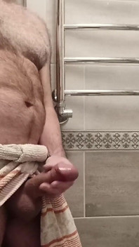 Polla en el ducha 2