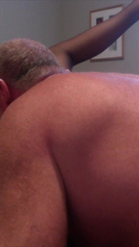 Milf caliente obtiene su coño lamido por mi esposo y él lo extiende