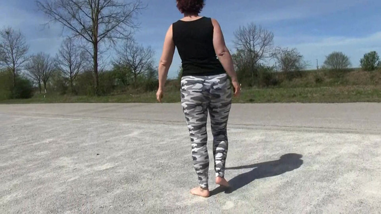 Popp Sylvie: Nu dans ma voiture - auto-fait en plein air