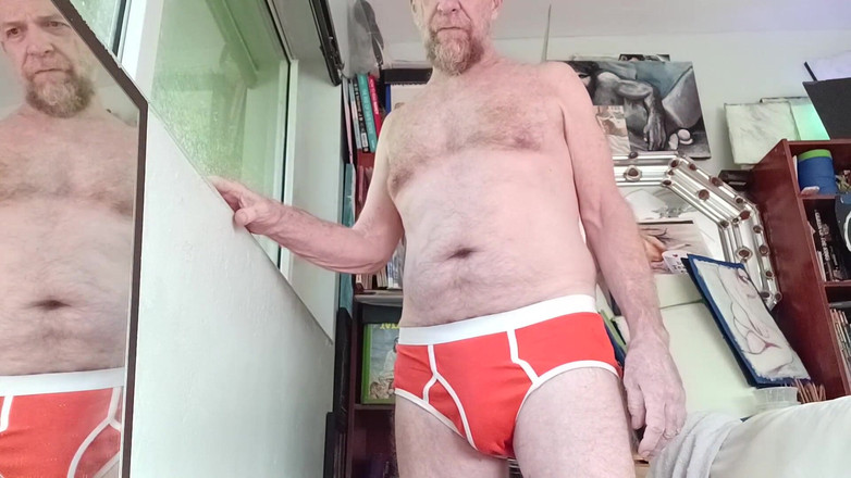Hairyartist: Una nuova compilation di scoreggia