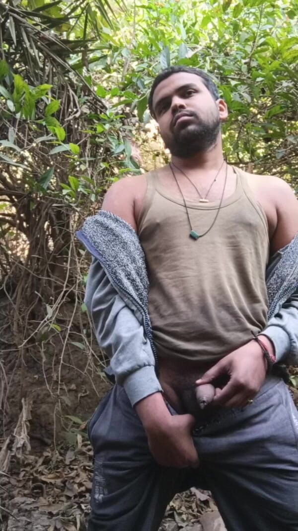 IsmaatDeva: Tesão na floresta fazendo xixi