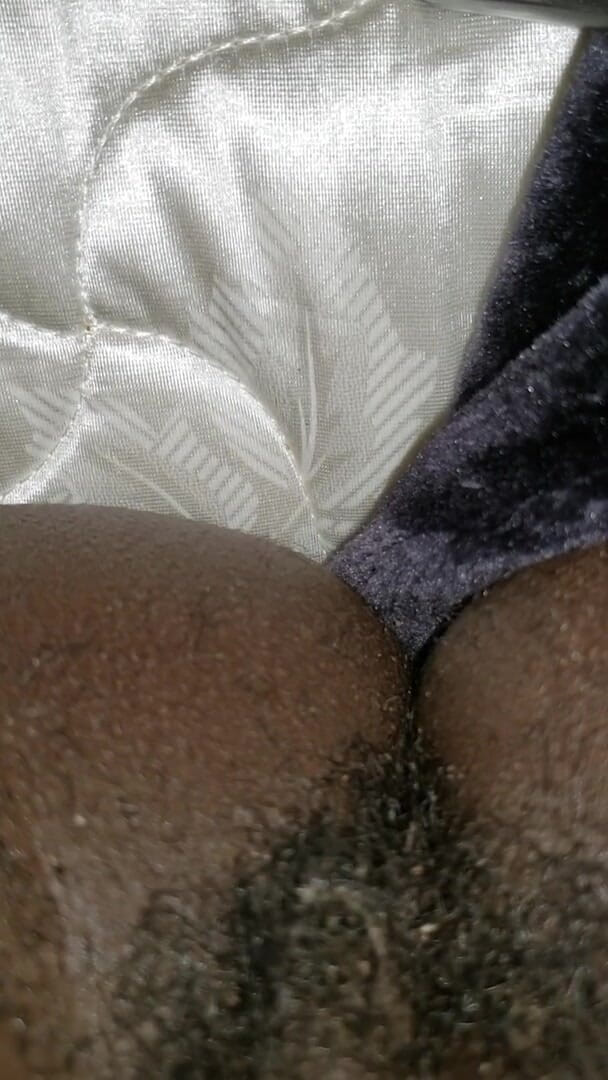 Roseblue2: Gemendo, massagem na buceta