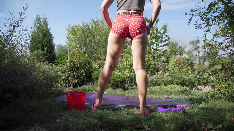 Teasecombo 4K: Kijken hoe stiefzussen korte broek langzaam open worden gescheurd