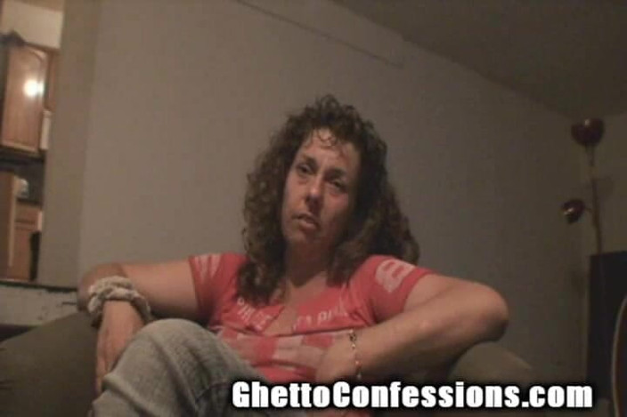 Ghetto Confessions: Curvă obraznică fericită tossed Old Mens Away suge pula pentru...