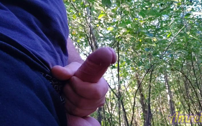 Amreis: Poprvé čůral na kameru a stříkal později v parku!