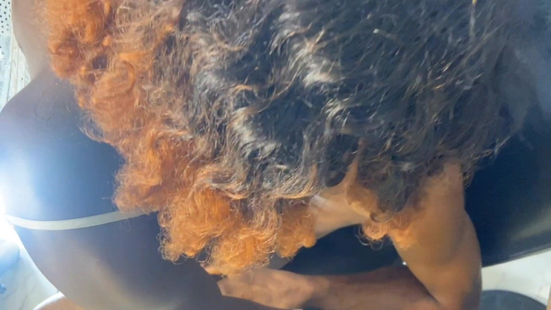 Chubbysquirter69: Teman wanita molek dengan pantat lembut bulat saya adalah penunggang...