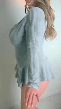The Wife with Huge Breasts Loves to Dance!
