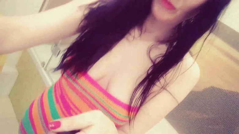 GinnaGg: 팬티에 사정하는 러시아 밀프. 털이 무성한 보지 젖은 팬티 시오후키 - Ginnaggg