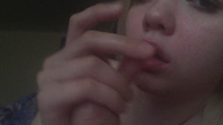 AurelliaCreampie: Ein student auf einer party streichelt den schwanz eines anderen....