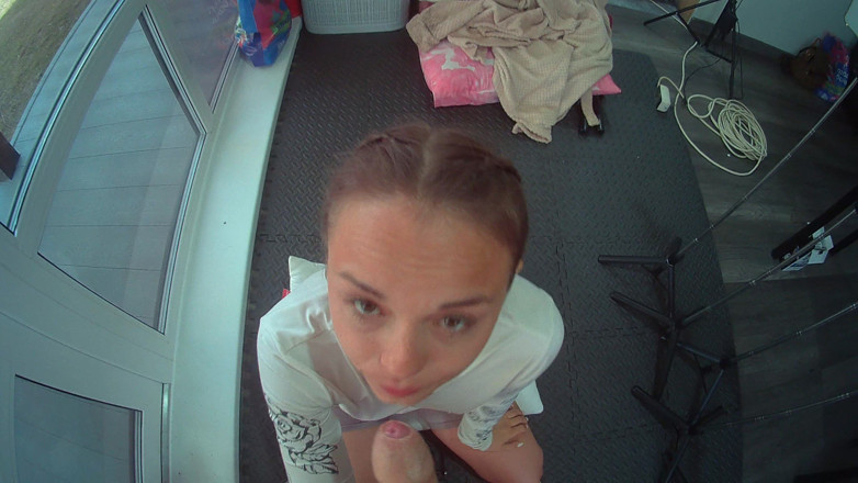 misss_vikki: 片刻间，她允许自己感到脆弱