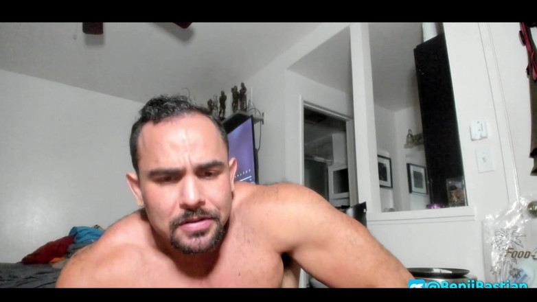 Benji Bastian: Varlıklarımı göstermeyi seviyorum